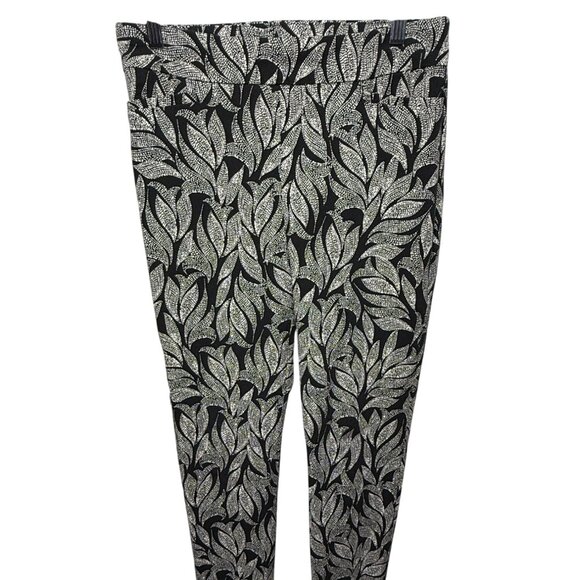 Chico’s 0.5 Black White Leaf Print Slim Ankle Pants Women’s 6 Stretch - Picture 1 of 8
